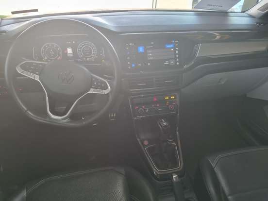 VOLKSWAGEN-T-CROSS-2021