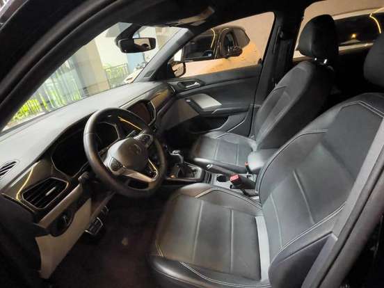VOLKSWAGEN-T-CROSS-2021