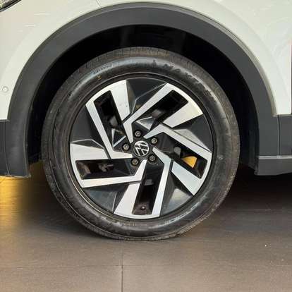 VOLKSWAGEN-T-CROSS-2024