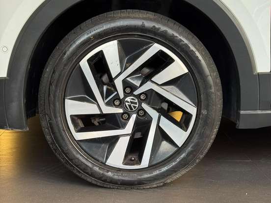 VOLKSWAGEN-T-CROSS-1.4 250 TSI TOTAL FLEX HIGHLINE AUTOMÁTICO VOLKSWAGEN-T-CROSS-2024
