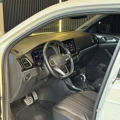VOLKSWAGEN-T-CROSS-2024
