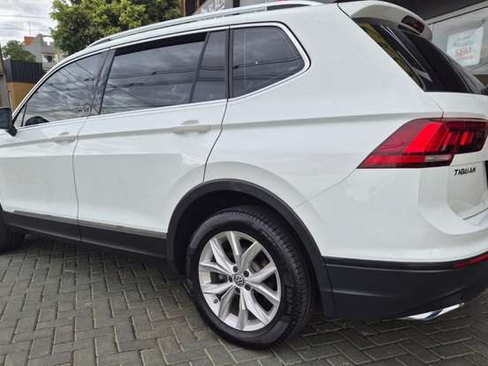 VOLKSWAGEN-TIGUAN-1.4 250 TSI TOTAL FLEX ALLSPACE COMFORTLINE TIPTRONIC VOLKSWAGEN-TIGUAN-2018
