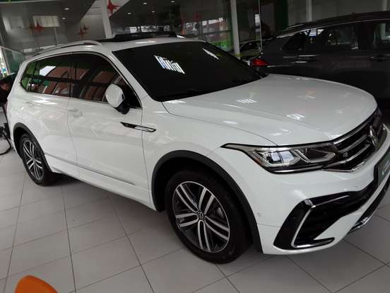VOLKSWAGEN-TIGUAN-2.0 300 TSI GASOLINA ALLSPACE R-LINE AUTOMÁTICO VOLKSWAGEN-TIGUAN-2024