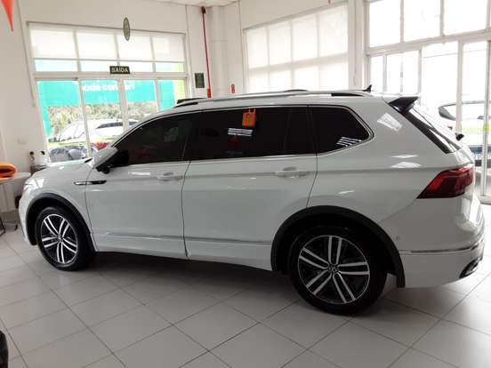 VOLKSWAGEN-TIGUAN-2024