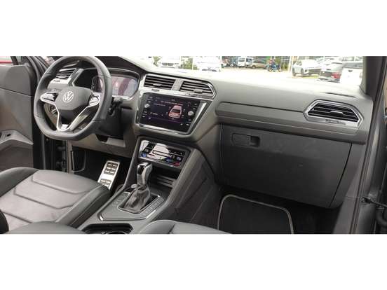 VOLKSWAGEN-TIGUAN-2.0 300 TSI GASOLINA ALLSPACE R-LINE AUTOMÁTICO VOLKSWAGEN-TIGUAN-2024