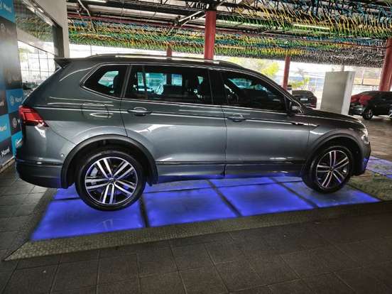 VOLKSWAGEN-TIGUAN-2.0 300 TSI GASOLINA ALLSPACE R-LINE AUTOMÁTICO VOLKSWAGEN-TIGUAN-2023
