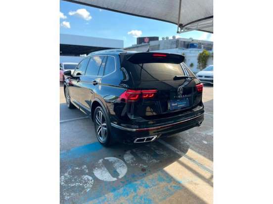 VOLKSWAGEN-TIGUAN-2023