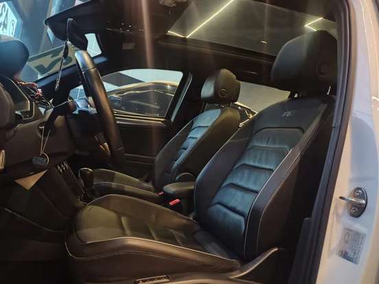 VOLKSWAGEN-TIGUAN-2021