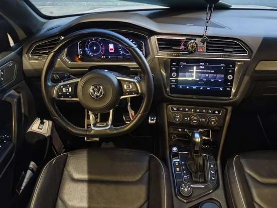 VOLKSWAGEN-TIGUAN-2021
