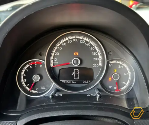 VOLKSWAGEN-UP-2018