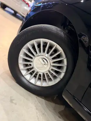VOLKSWAGEN-UP-2015
