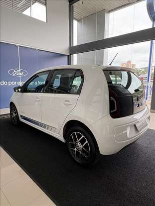 VOLKSWAGEN-UP-2016