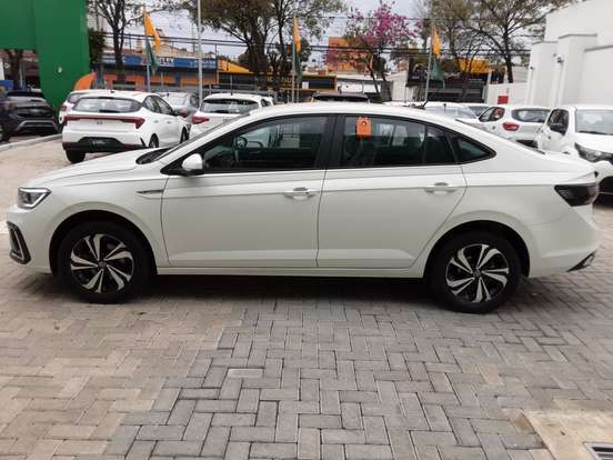 VOLKSWAGEN-VIRTUS-2023