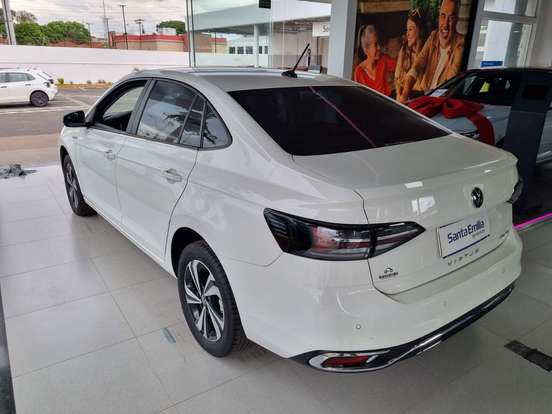 VOLKSWAGEN-VIRTUS-2023