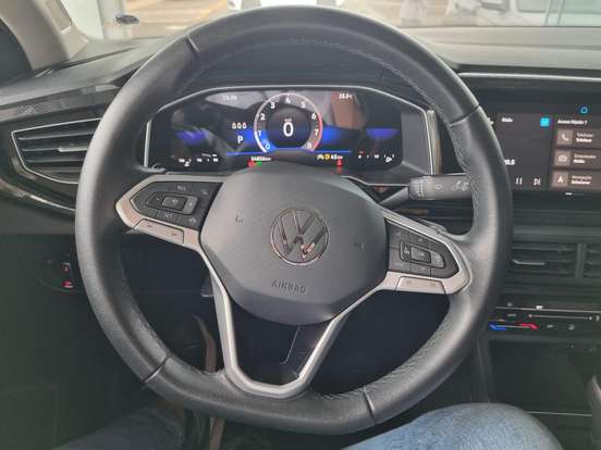 VOLKSWAGEN-VIRTUS-2023