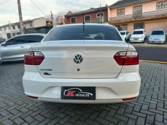 VOLKSWAGEN-VOYAGE-2022