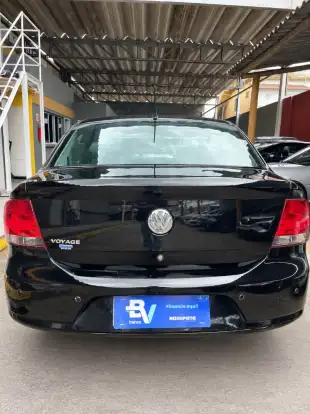 VOLKSWAGEN-VOYAGE-2012