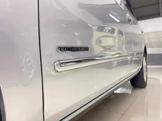 VOLKSWAGEN-VOYAGE-2009