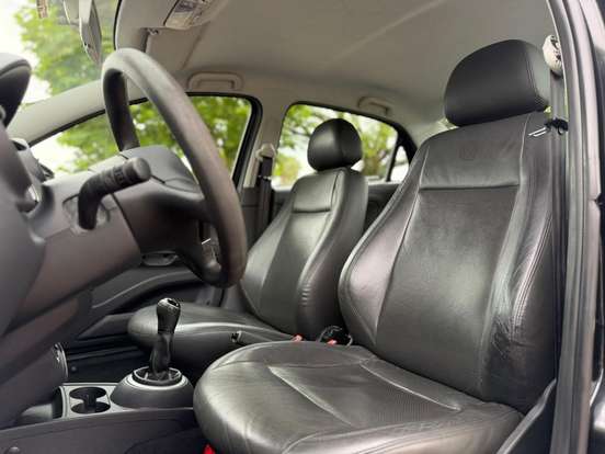 VOLKSWAGEN-VOYAGE-1.6 MI 8V FLEX 4P MANUAL VOLKSWAGEN-VOYAGE-2013