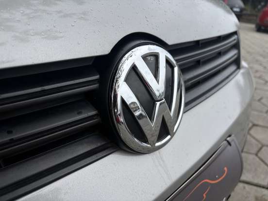 VOLKSWAGEN-VOYAGE-2017
