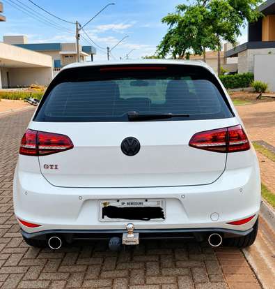 VOLKSWAGEN-GOLF-2015