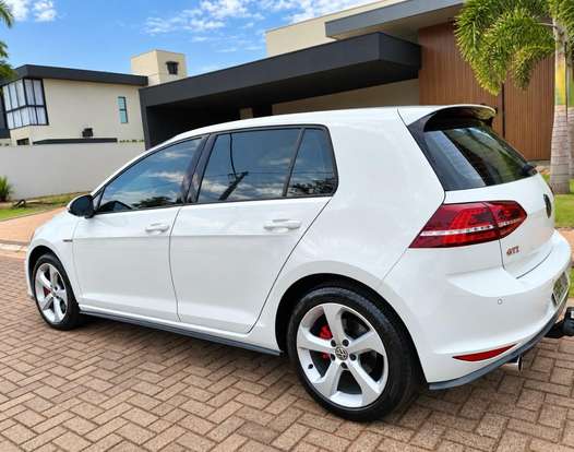 VOLKSWAGEN-GOLF-2.0 TSI GTI 16V TURBO GASOLINA 4P AUTOMÁTICO VOLKSWAGEN-GOLF-2015
