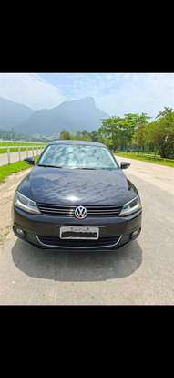 VOLKSWAGEN-JETTA-2012
