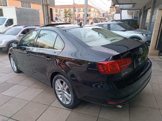 VOLKSWAGEN-JETTA-2.0 TSI HIGHLINE 211CV GASOLINA 4P TIPTRONIC VOLKSWAGEN-JETTA-2015