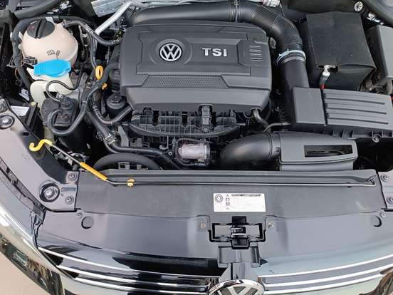 VOLKSWAGEN-JETTA-2.0 TSI HIGHLINE 211CV GASOLINA 4P TIPTRONIC VOLKSWAGEN-JETTA-2015