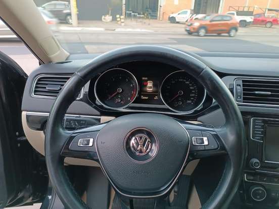 VOLKSWAGEN-JETTA-2.0 TSI HIGHLINE 211CV GASOLINA 4P TIPTRONIC VOLKSWAGEN-JETTA-2015