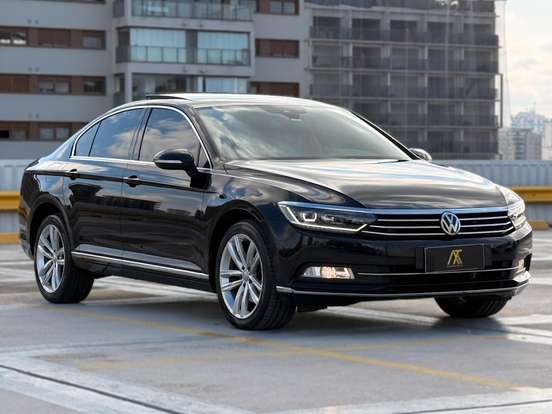 VOLKSWAGEN-PASSAT-2018
