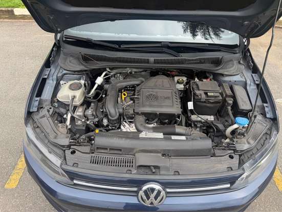 VOLKSWAGEN-POLO-2018