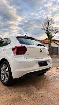 VOLKSWAGEN-POLO-1.0 200 TSI HIGHLINE AUTOMÁTICO VOLKSWAGEN-POLO-2017