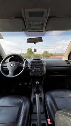 VOLKSWAGEN-POLO-2010