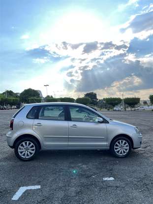 VOLKSWAGEN-POLO-2010