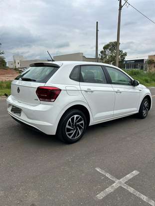 VOLKSWAGEN-POLO-2018