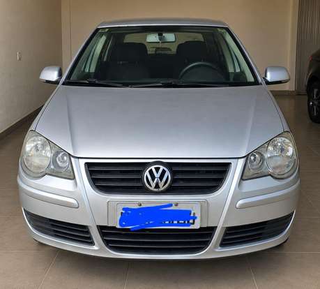 VOLKSWAGEN-POLO SEDAN-2011
