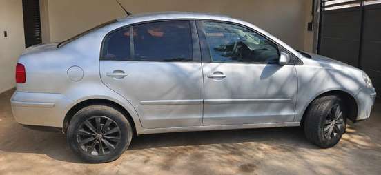 VOLKSWAGEN-POLO SEDAN-1.6 MI 8V FLEX 4P MANUAL VOLKSWAGEN-POLO SEDAN-2011