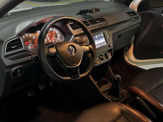 VOLKSWAGEN-SAVEIRO-2020