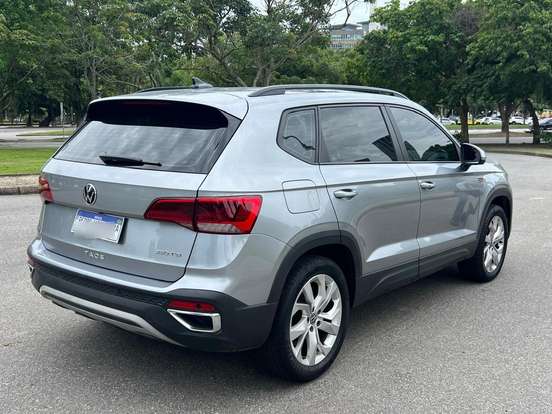 VOLKSWAGEN-TAOS-2022