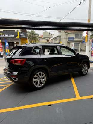 VOLKSWAGEN-TAOS-2022