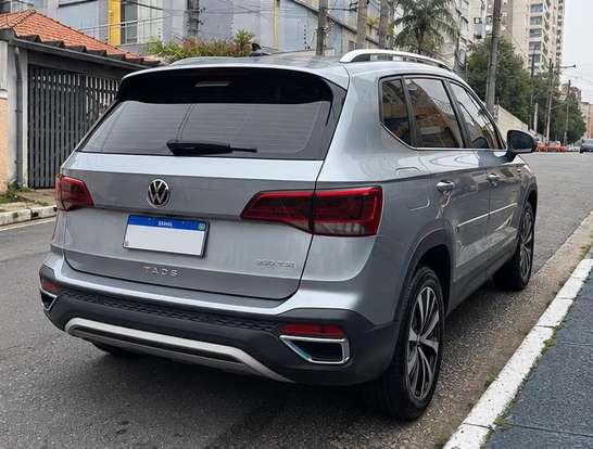 VOLKSWAGEN-TAOS-2022