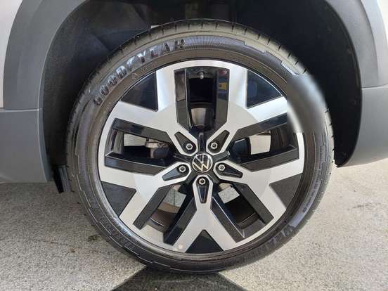 VOLKSWAGEN-TAOS-2024