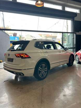 VOLKSWAGEN-TIGUAN-2023