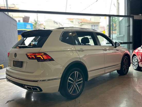 VOLKSWAGEN-TIGUAN-2.0 300 TSI GASOLINA ALLSPACE R-LINE AUTOMÁTICO VOLKSWAGEN-TIGUAN-2023