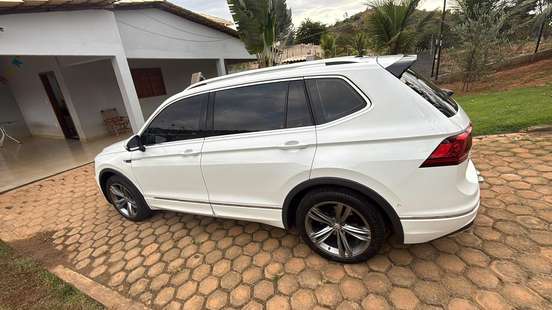 VOLKSWAGEN-TIGUAN-2018