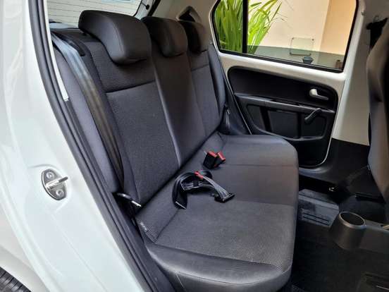 VOLKSWAGEN-UP-2014