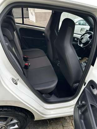 VOLKSWAGEN-UP-2016