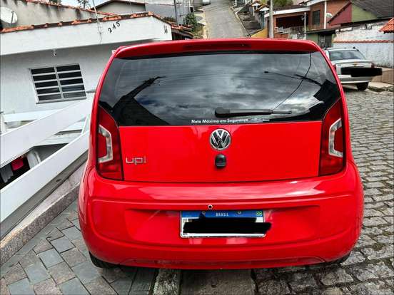 VOLKSWAGEN-UP-2015