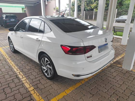 VOLKSWAGEN VIRTUS 1.0 200 TSI HIGHLINE AUTOMÁTICO